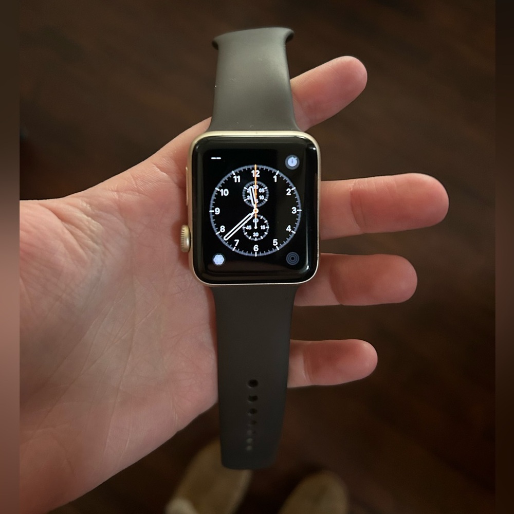 Apple Watch Series 2 Gold aluminum 42mm